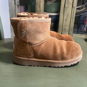 Girls size 2 Ugg Jona boots